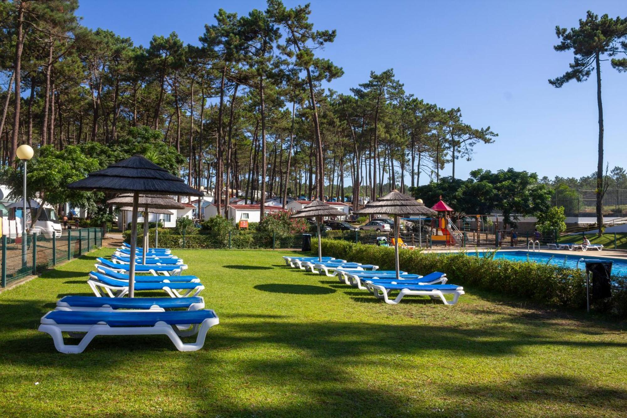 Отель Parque De Campismo Orbitur Valado Назаре Экстерьер фото